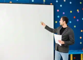 Pourquoi le vidéoprojecteur est un outil indispensable pour les enseignants