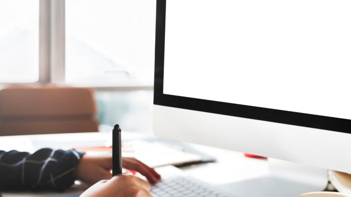 Choisir le bon écran PC pour votre entreprise : guide des différents types