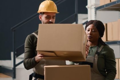 Emballage professionnel : les avantages des caisses et cartons sur mesure